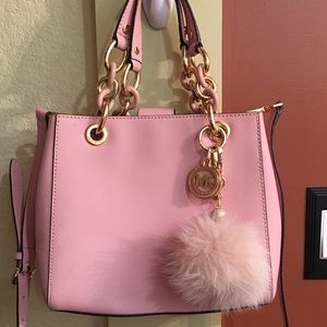 MICHAEL KORS ADORABLE PINK LEATHER SHOULDER PURSE